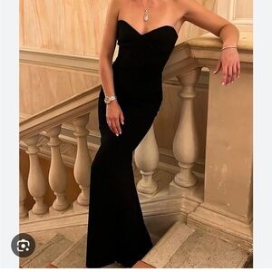 Elegant Black Strapless Evening Dress
